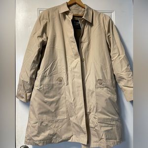 London Fog Coat Classic Khaki Women’s size 20 zip out lining